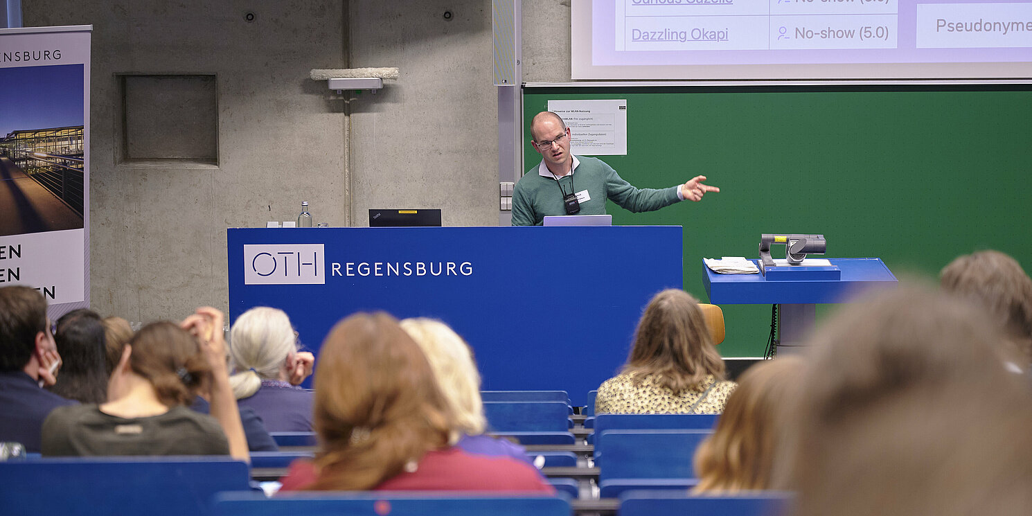 Keynote-Speaker Prof. Dr. Dominik Herrmann | Universität Bamberg