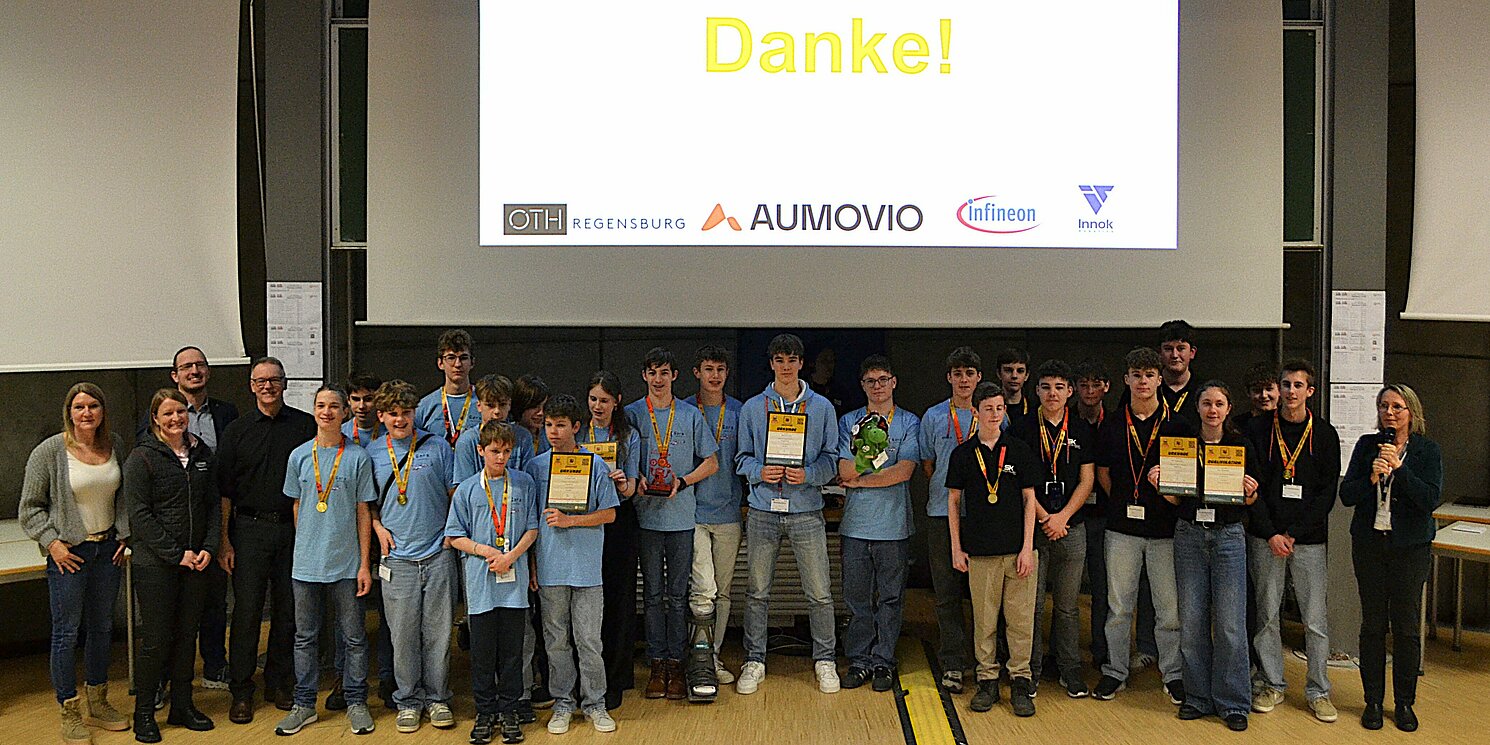 Die Teams GarsControl Senior (Gymnasium Gars am Inn) und RTG-NextGeneration (Regental-Gymnasium Nittenau) qualifizierten sich für den nächsten Wettbewerb Foto: OTH Regensburg/Valentina Burghart