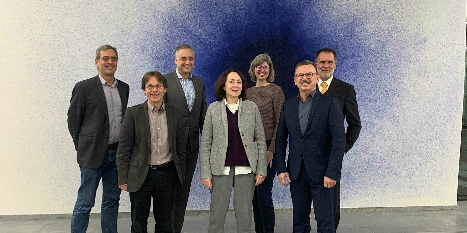 Gruppenbild mit 7 Personen