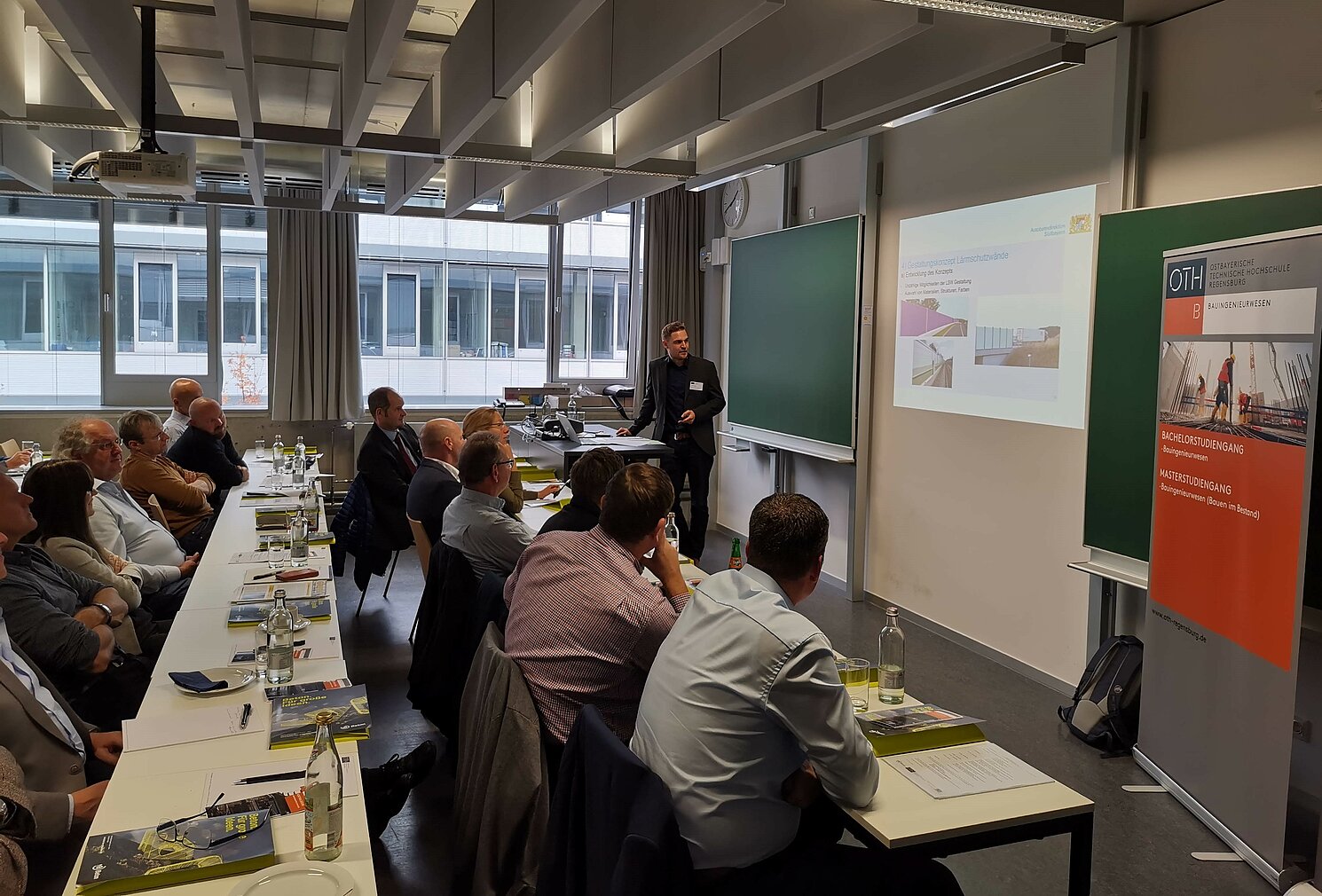 Michael Aigner bei der Vorstellung des Lärmschutzkonzeptes beim Ausbau der A3 im Raum Regensburg.