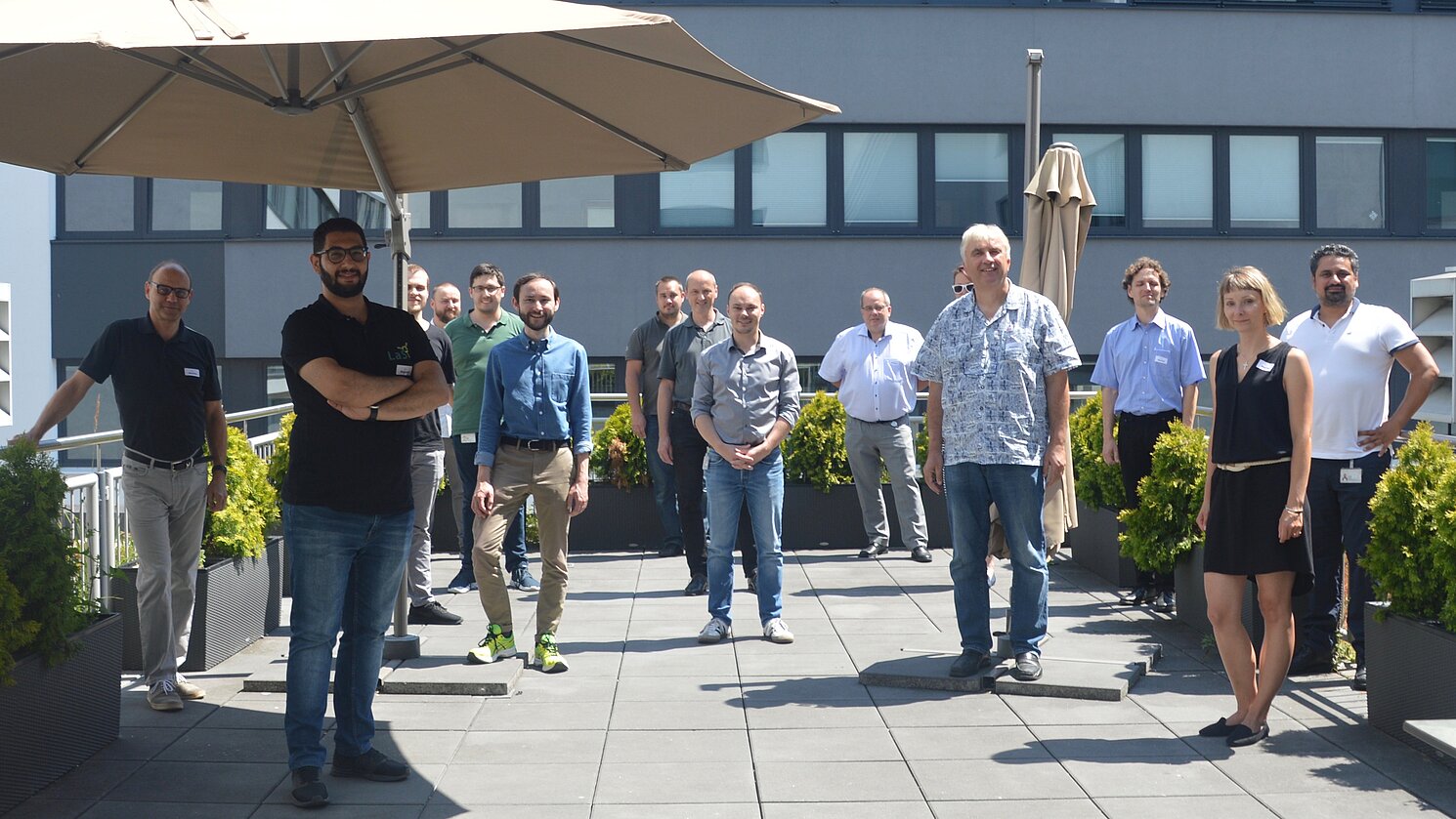 Beim Kick-off des FuE-Vorhabens HolmeS³ bei der Elektronischen Fahrwerksysteme GmbH (EFS) in Gaimersheim am 23. Juli 2020.