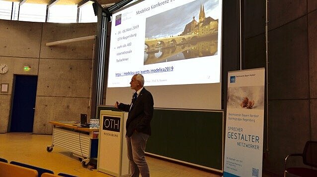 Prof. Anton Haumer bei seinem Vortrag.