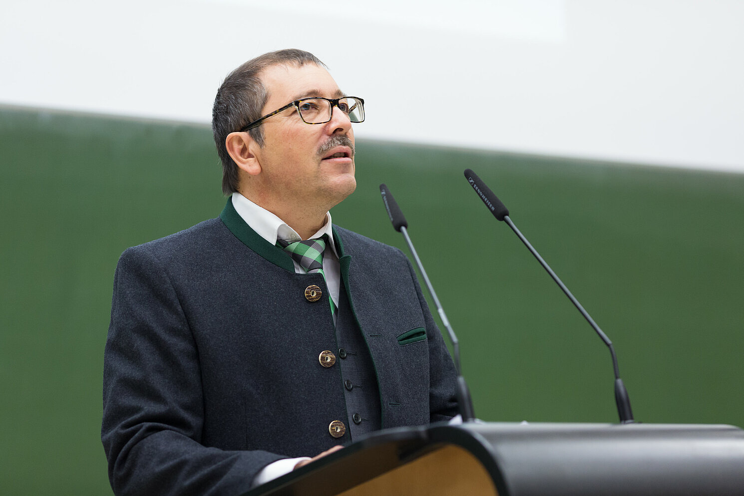 Vizepräsident der OTH Regensburg Prof. Dr. Wolfgang Bock forderte die Erstsemester auf, ihr Studium anzupacken.
