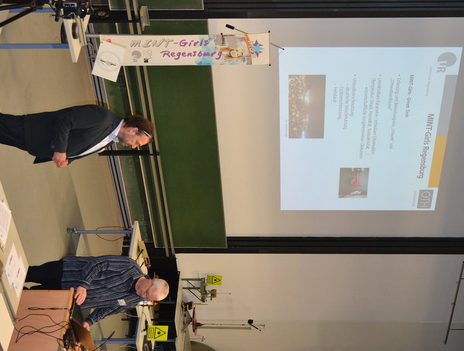 Die Projektleiter MINT-Girls Regensburg: Dr. Stephan Giglberger von der Universität Regensburg und Dipl. Päd. Univ. Armin Gardeia von der OTH Regensburg.