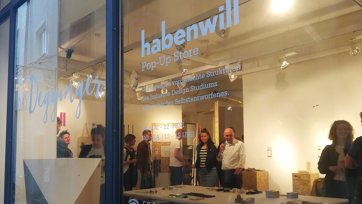 Unter dem Titel „habenwill“ wurde die Ausstellung des Studierendenkollektivs "iDeas + Friends 2019" im Pop-up-Store des Degginger-Hauses mit einer Vernissage und vielen neugierigen Gästen eröffnet.