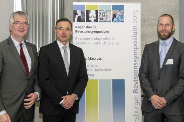 Prof. Dr.med. Grifka, Prof. Dr.med. Renkawitz, Prof. Dr.-Ing. Dendorfer (v.l.).