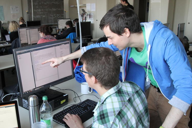 Was ist bei einer guten Abschlussarbeit zu beachten? Wie man wissenschaftlich arbeitet und schreibt, vermittelte die Veranstaltung der Fachschaft Informatik und Mathematik in Zusammenarbeit mir Prof. Dr. Stefanie Scherzinger. Foto: OTH Regensburg Was ist bei einer guten Abschlussarbeit zu beachten? Wie man wissenschaftlich arbeitet und schreibt, vermittelte die Veranstaltung der Fachschaft Informatik und Mathematik in Zusammenarbeit mir Prof. Dr. Stefanie Scherzinger. Foto: OTH Regensburg