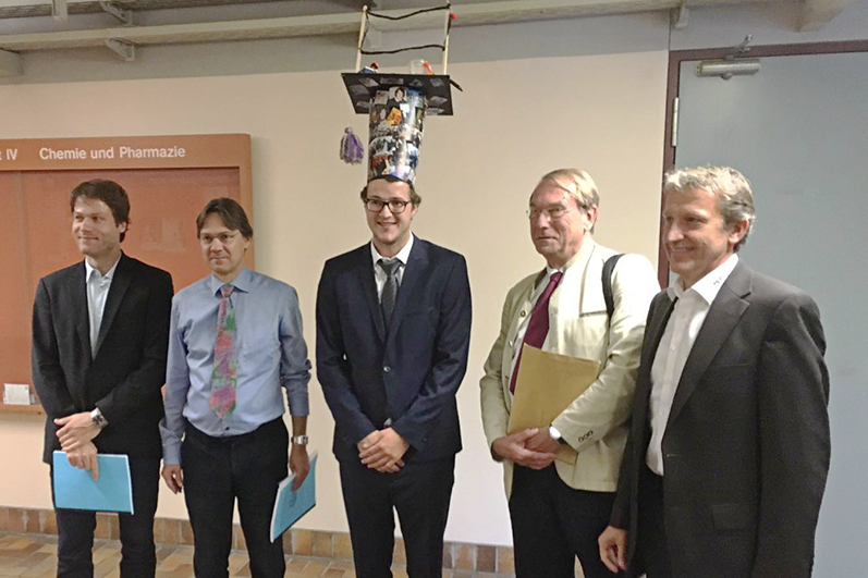 v.l.n.r. Prof. Dr. Oliver Tepner, Prof. Dr. Frank-Michael Matysik, Promovend Bastiaan van der Weerd, Prof. Dr. Ekkehard Haen, Prof. Dr. Rudolf Bierl. Foto: privat