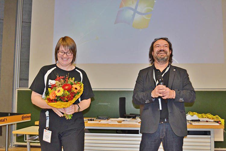 Abschlussmoderation durch Prof. Dr. Birgit Rösel, Fakultät Elektro- und Informationstechnik (links) und Armin Gardeia, Junge Hochschule, OTH Regensburg.