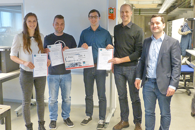 Das Siegerteam mit (von link) Karin Eichenseer, Christian Freihart und Andreas Vögele von der OTH Regensburg neben Thomas Huber und Alban Silberhorn von der Silberhorn GmbH. Foto: Schaeffer