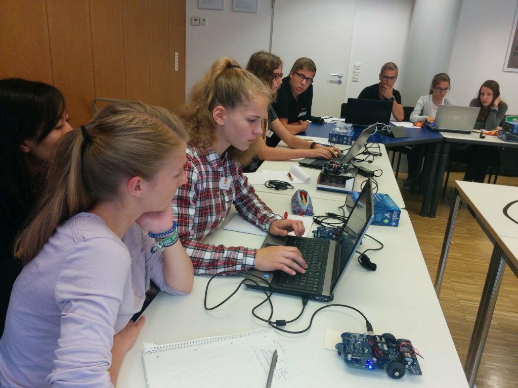 Beim Forscherinnencamp war vor allem auch Teamarbeit gefragt. Foto: Continental.