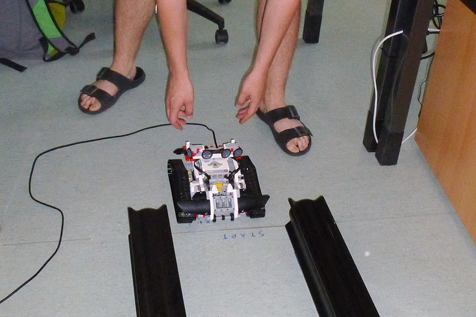 LEGO-Roboter mit LEGO-Mindstorms