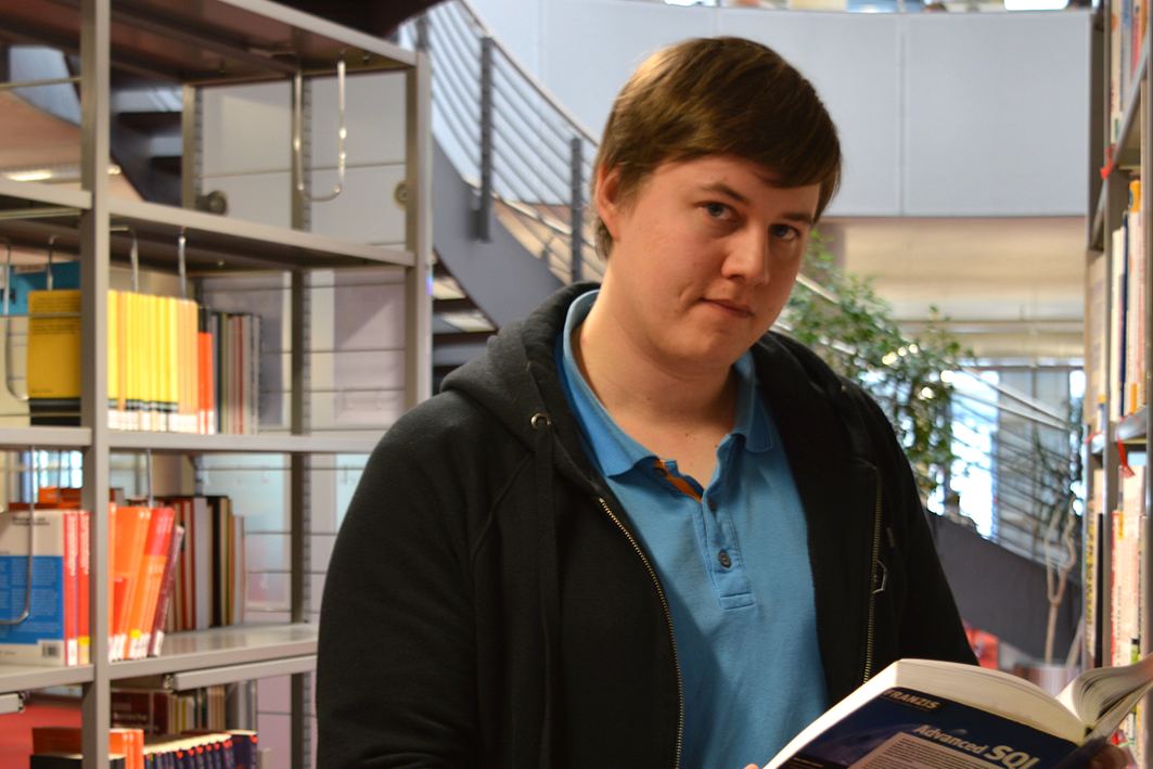 Timo Schindler finanzierte sein Studium durch die Verkäufe aus seinen Onlineshops. Foto: OTH Regensburg