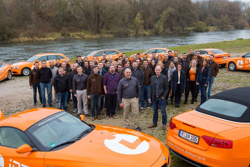 Mittlerweile beschäftigt iNTENCE 90 Mitarbeiter und Mitarbeiterinnen an den Standorten Regensburg und Ingolstadt. 