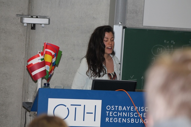 Julia Hoch informiert über ihr Praktikum bei einem Startup-Unternehmen in Amsterdam.