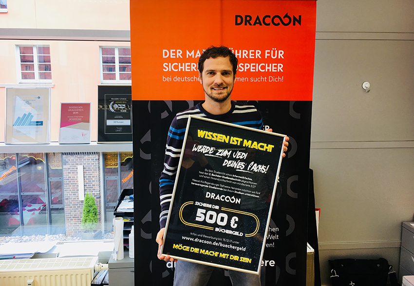 Die Regensburger Firma Dracoon lobt Büchergeld für IT-Bacheloranden aus. Dr. Florian Scheuer, Entwicklungsleiter bei Dracoon, will damit Studierende unterstützen. Foto: Dracoon
