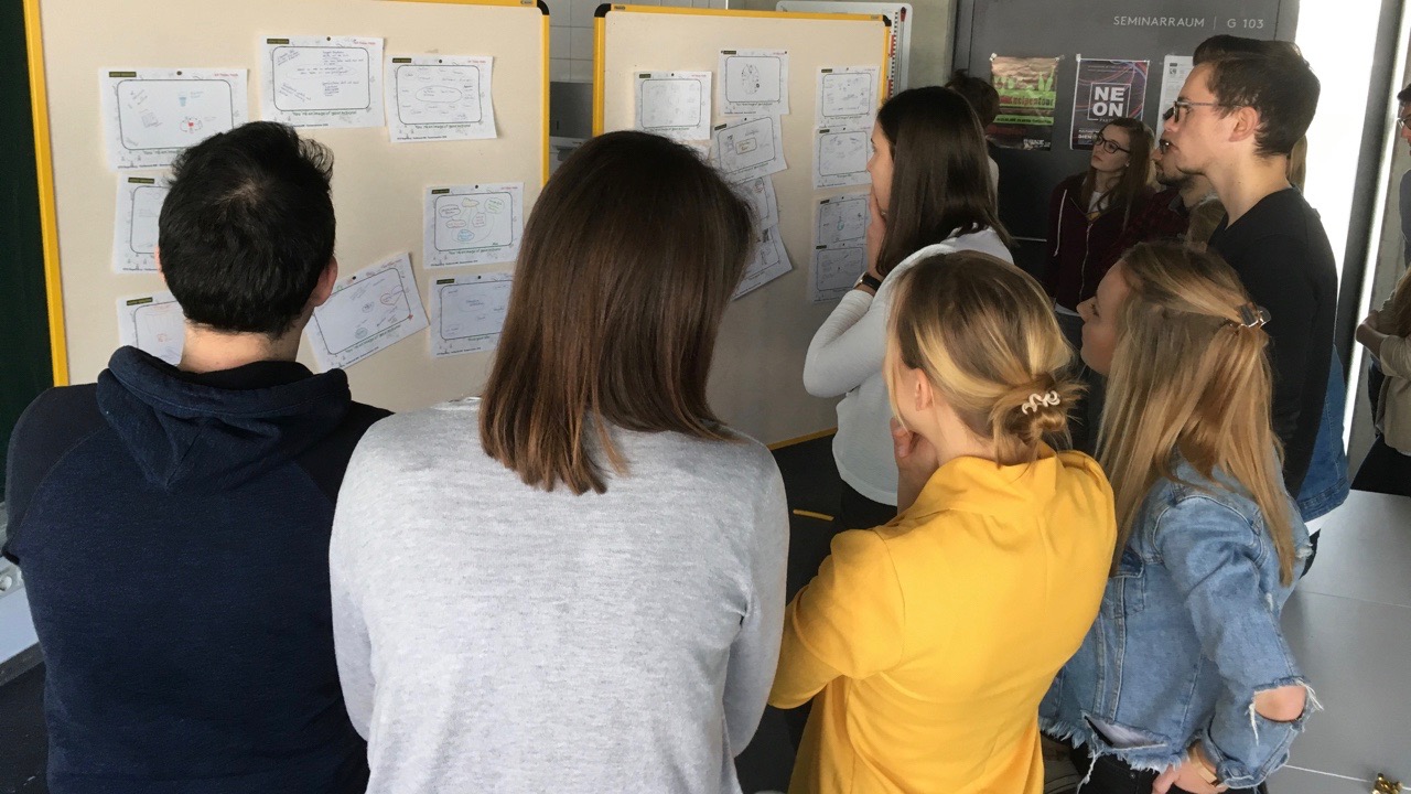 Die fachliche Durchmischung spiegelt das Design-thinking-Prinzip bestmöglich wider: Studierende aller Fakultäten konnten sich im neuen AW-Fach mit dem "Design-thinking" beschäftigen.