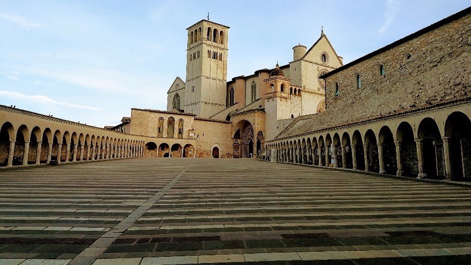 Begleitprogramm: Besuch der Stadt Assisi und der dortigen Basilica San Francesco.
