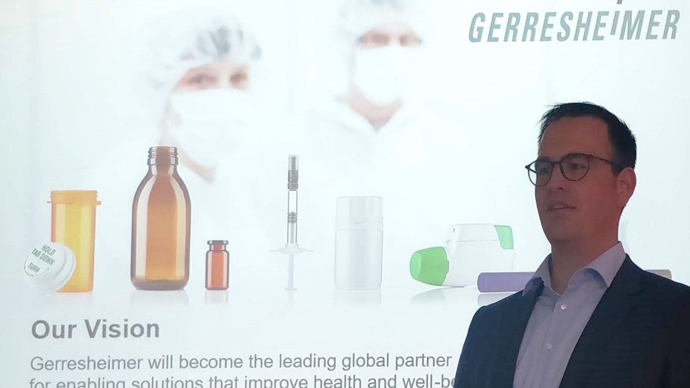 Dr. Robert Schilling, Global Senior Director Controlling bei Gerresheimer, referiert vor Studierenden im Master Betriebswirtschaft über das Thema „Working Capital Management”. Dr. Robert Schilling, Global Senior Director Controlling bei Gerresheimer, referiert vor Studierenden im Master Betriebswirtschaft über das Thema „Working Capital Management”.