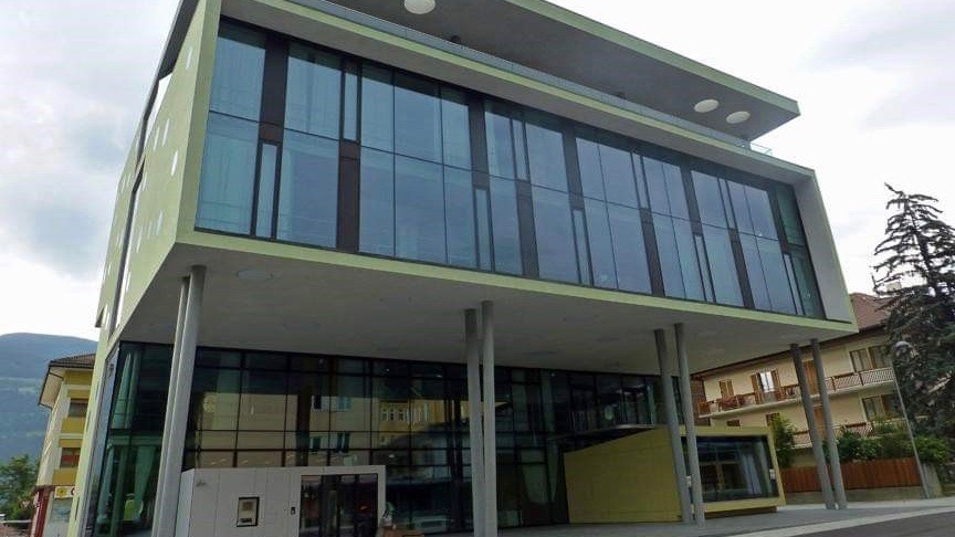 Sein Auslandspraktikum absolvierte Michael Meyer in Südtirol. Hier: Die Stadtbibliothek Bruneck – ein modernes Klimahaus.