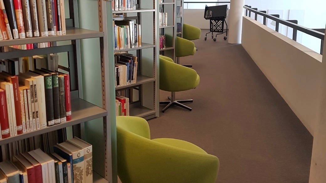 In der Universitätsbibliothek Borås. Hier durfte Rosalie Mayer die verschiedenen Abteilungen der Bibliothek durchlaufen und wertvolle Erfahrungen sammeln.