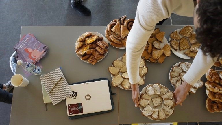Wer nur wenig Zeit für das Programm hatte, konnte trotzdem auf einen Snack und ein Erfrischungsgetränk im Studierendenhaus vorbeikommen. 