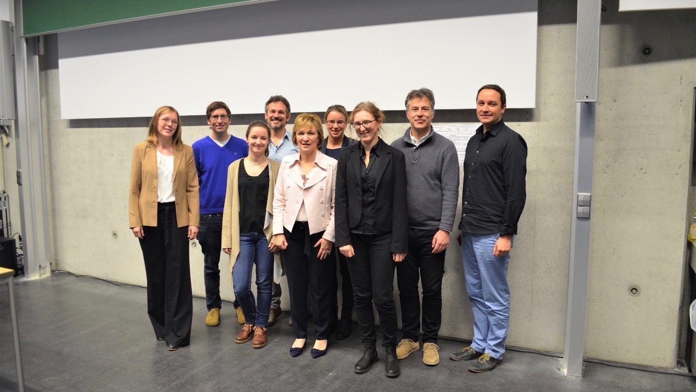 Die Vortragenden und das Organisationsteam des Studientags (von links): Dr. Caroline Dotter, Prof. Dr. Markus Heckner, Annabell Mehne M.A., Prof. Dipl.-Des. Martin Frey, Prof. Dr. Christiane Hellbach, Dip.-Ing. MBA Dita Hommerová Ph.D., Prof. Dr. Sonja Haug, Prof. Dr. Karsten Weber, Tobias Saller.