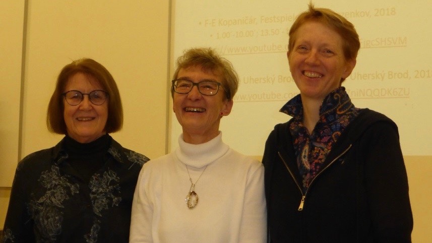 Deutsch-tschechische Kooperation. Von links: Prof. Dr. Schroll-Decker, Prof. Dr. Kucerová und Prof. Renate Kühnel Ende 2019 an der OTH Regensburg.