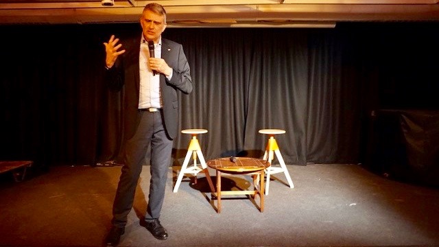 Prof. Dr. Thomas Falter von der Fakultät Betriebswirtschaft der OTH Regensburg freut sich auf die beiden Gäste und ihren Vortrag im "Degginger".