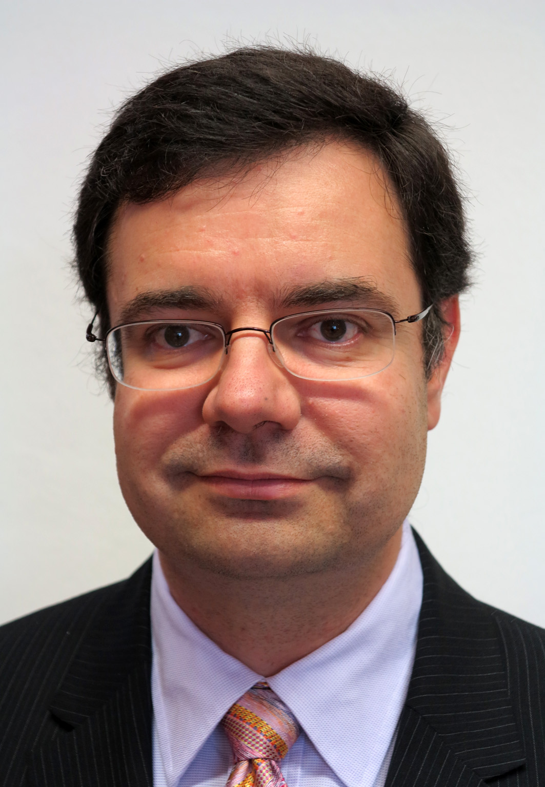 Das Expertenwissen rund um E-Health von Prof. Dr. med. Georgias Raptis von der OTH Regensburg ist gefragt. Seit Anfang 2019 ist er Mitglied der Ethikkommission der Universität Regensburg. 