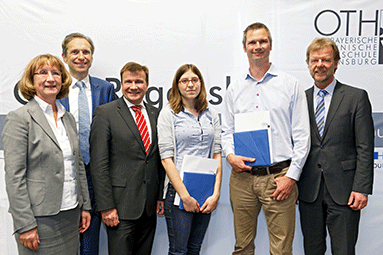 Erstmals wurde der Diversity-Preis an der OTH Regensburg verliehen: (von links) Frauenbeauftragte Prof. Dr. Christine Süß-Gebhard, Eduard B. Wagner, Vorsitzender des Vereins der Freunde, KJF-Direktor Michael Eibl, die Preisträger Susanne Henke und Paul