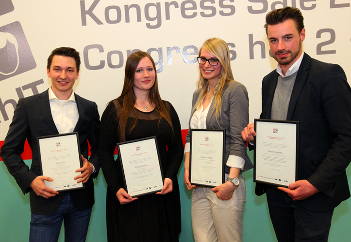 Elisabeth Hoppe von der OTH Regensburg (Mitte) mit den 2. und 3. platzierten sowie dem Preisträger für die beste Masterarbeit. Fotos: bvitg - Bundesverband Gesundheits-IT