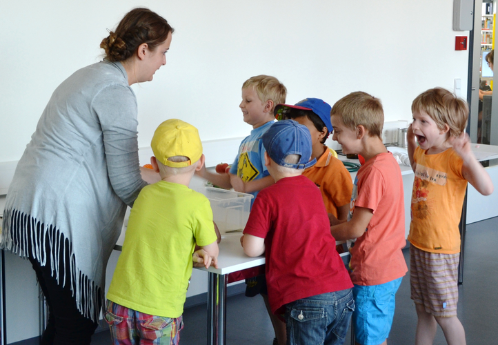 Die LITTLEtech und LITTLEmath für Vorschulkinder und Kinder der 1. Klasse machtenaDie Projekte LITTLEtech und LITTLEmath für Vorschulkinder und Kinder der 1. Klasse machten sichtlich Spaß. Die Projekte LITTLEtech und LITTLEmath für Vorschulkinder und Kinder der 1. Klasse machten sichtlich Spaß.