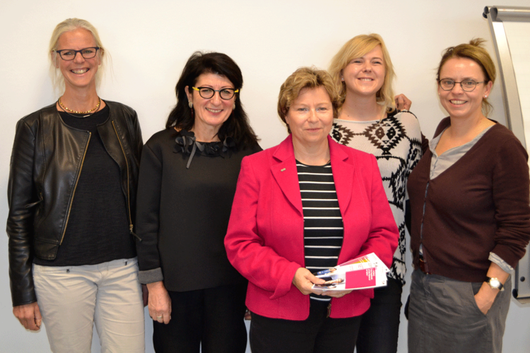 Veranstalteten den Workshop: (von links) Rita Friedl, Dr. Ulrike Schindler, Ulrike Buck, Laura Berg, alle BPW Regensburg, Prof. Dr. Susanne Nonnast, OTH Regensburg. Fotos: OTH Regensburg