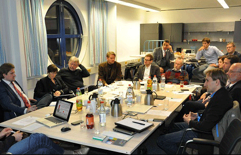 Teilnehmer und Teilnehmerinnen des Treffens (von links): Sebastian Zirngibl (EA), Richard Mühlmann (Amt für Stadtentwicklung), Prof. Dr. Susan Draeger, Prof. Georg Scharfenberg, Prof. Dr. Felix Wellnitz, Prof. Dr. Oliver Steffens, Prof. Dr. Belal Dawoud Teilnehmer und Teilnehmerinnen des Treffens (von links): Sebastian Zirngibl (EA), Richard Mühlmann (Amt für Stadtentwicklung), Prof. Dr. Susan Draeger, Prof. Georg Scharfenberg, Prof. Dr. Felix Wellnitz, Prof. Dr. Oliver Steffens, Prof. Dr. Belal Dawoud