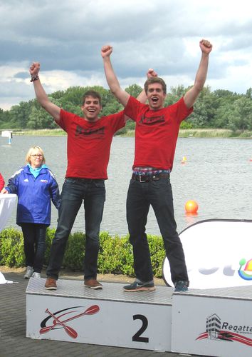 Raphael Ziegler und Michael Raum errangen die Silbermedaille. Foto: OTH Regensburg