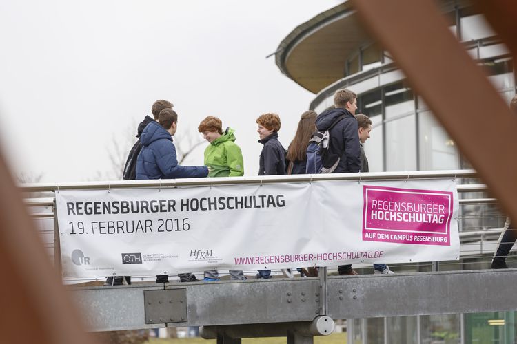 Der Regensburger Hochschultag informierte Schülerinnen und Schüler über das Studienangebot der Regensburger Hochschulen. Foto: OTH Regensburg / florianhammerich.com