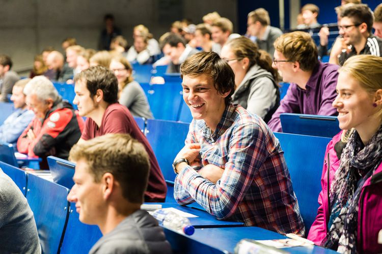 Fotos: ZEIT CAMPUS, Max Kratzer