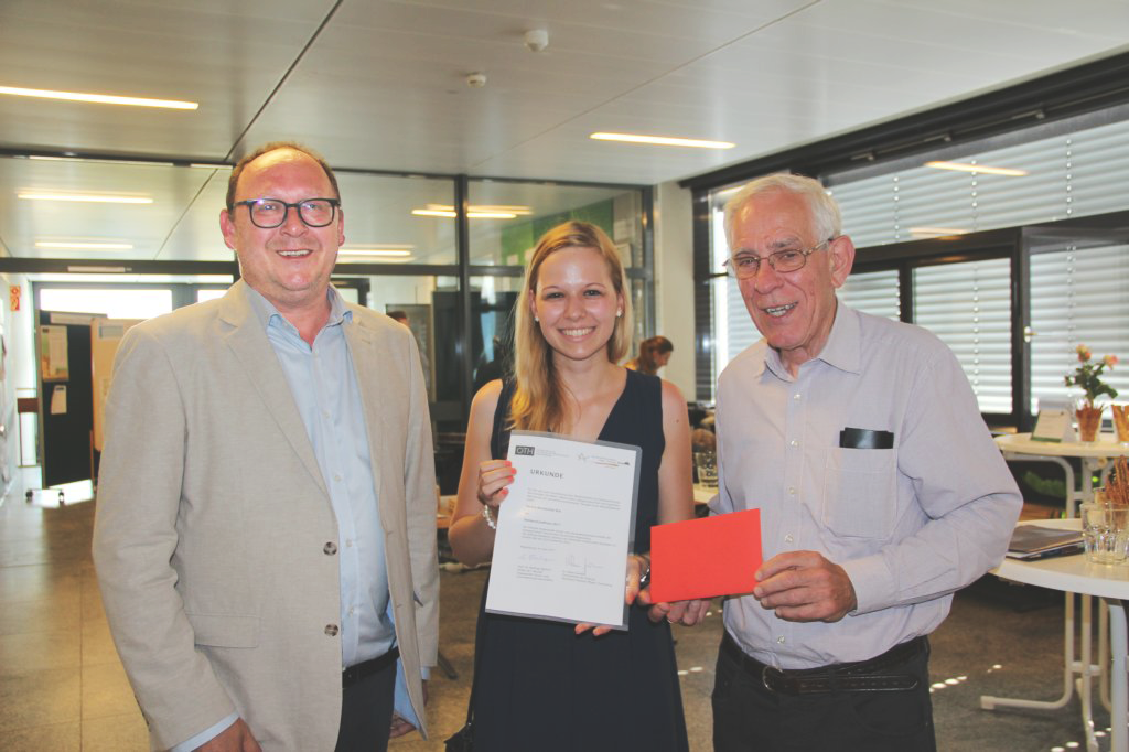 Verleihung des DemenzCare Preises: (von links) Dekan Prof. Dr. Wolfram Backert, Teresa Baumeister, Ulrich Landskron.