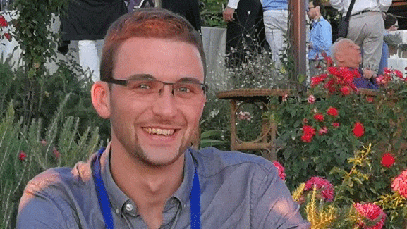 Thomas Metzger, Mitarbeiter am Sensorik-Applikations-Zentrum (SappZ) und Student an der OTH Regensburg auf der FLAIR-Konferenz im September 2018 in Assisi.