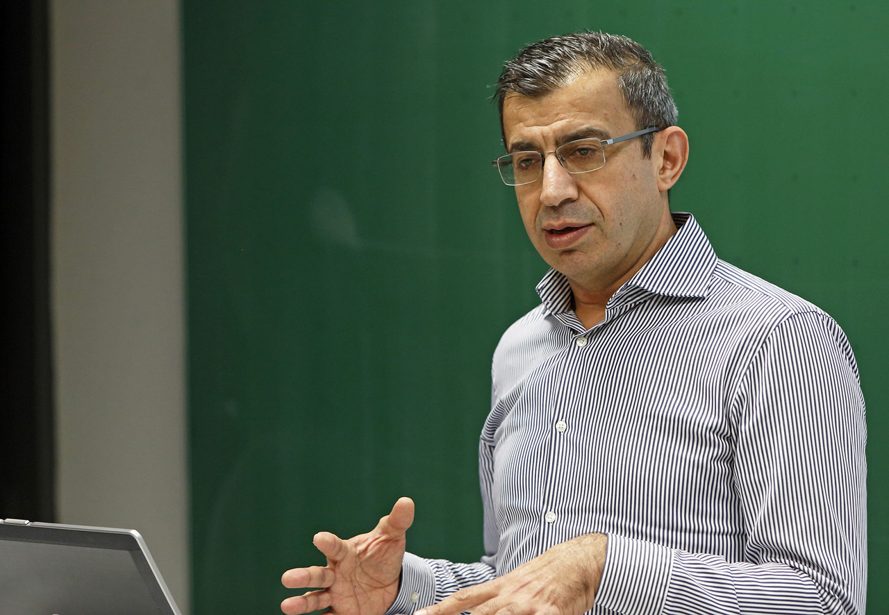 Prof. Dr. Ahmet Toprak referierte an der OTH Regensburg zum Thema „Gender und Muslime“. 