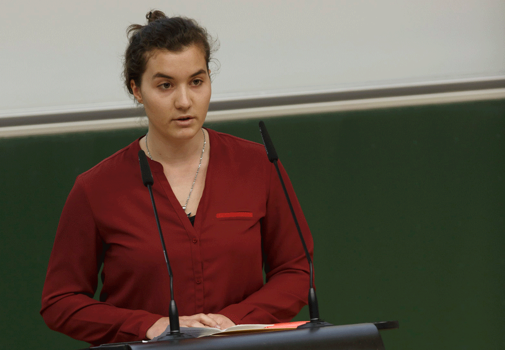 Michaela Zietlow bedankte sich stellvertretend für alle Preisträgerinnen und Preisträger für die Unterstützung durch die Josef-Stanglmeier-Stiftung.