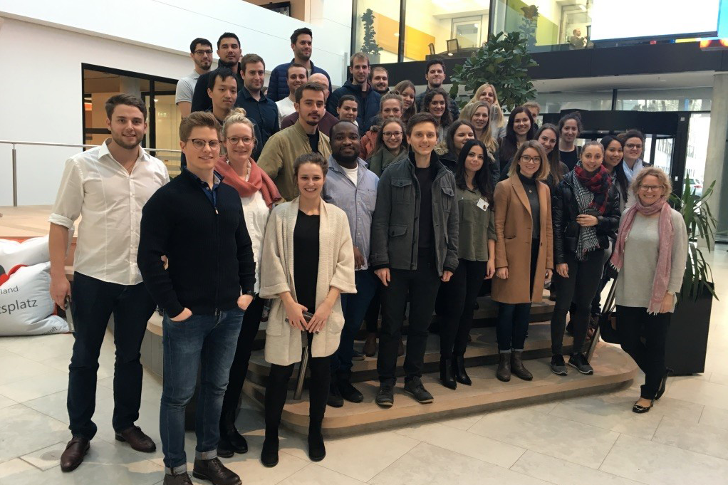OTH-Studierende mit den Gastgebern von Microsoft und Prof. Dr. Sabine Jaritz Foto: Prof. Dr. Sabine Jaritz