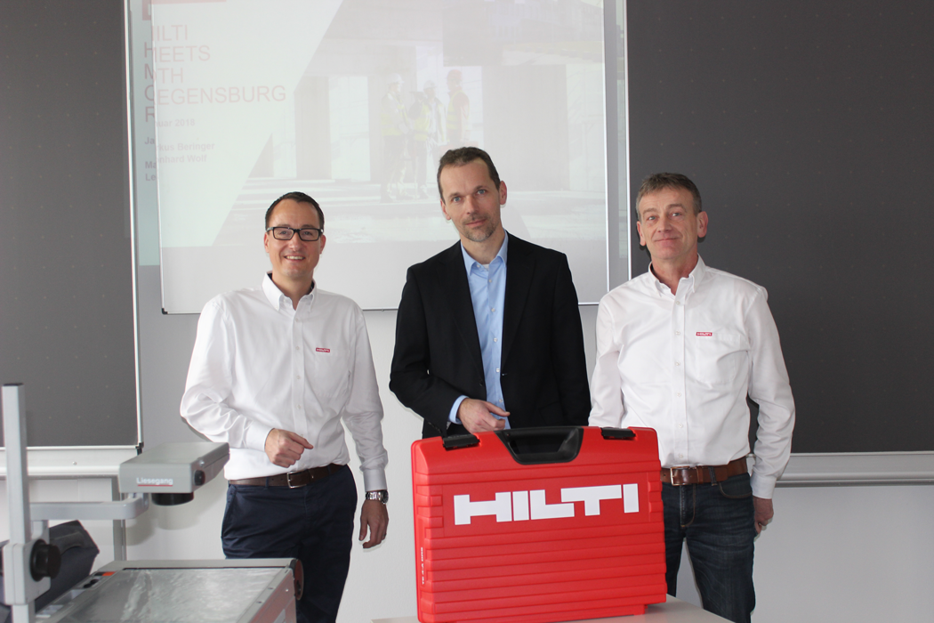 Die Bedeutung des Vertriebes für die Firma Hilti wurde in einer Lehrveranstaltung an der Fakultät Betriebswirtschaft vorgestellt. Foto: OTH Regensburg